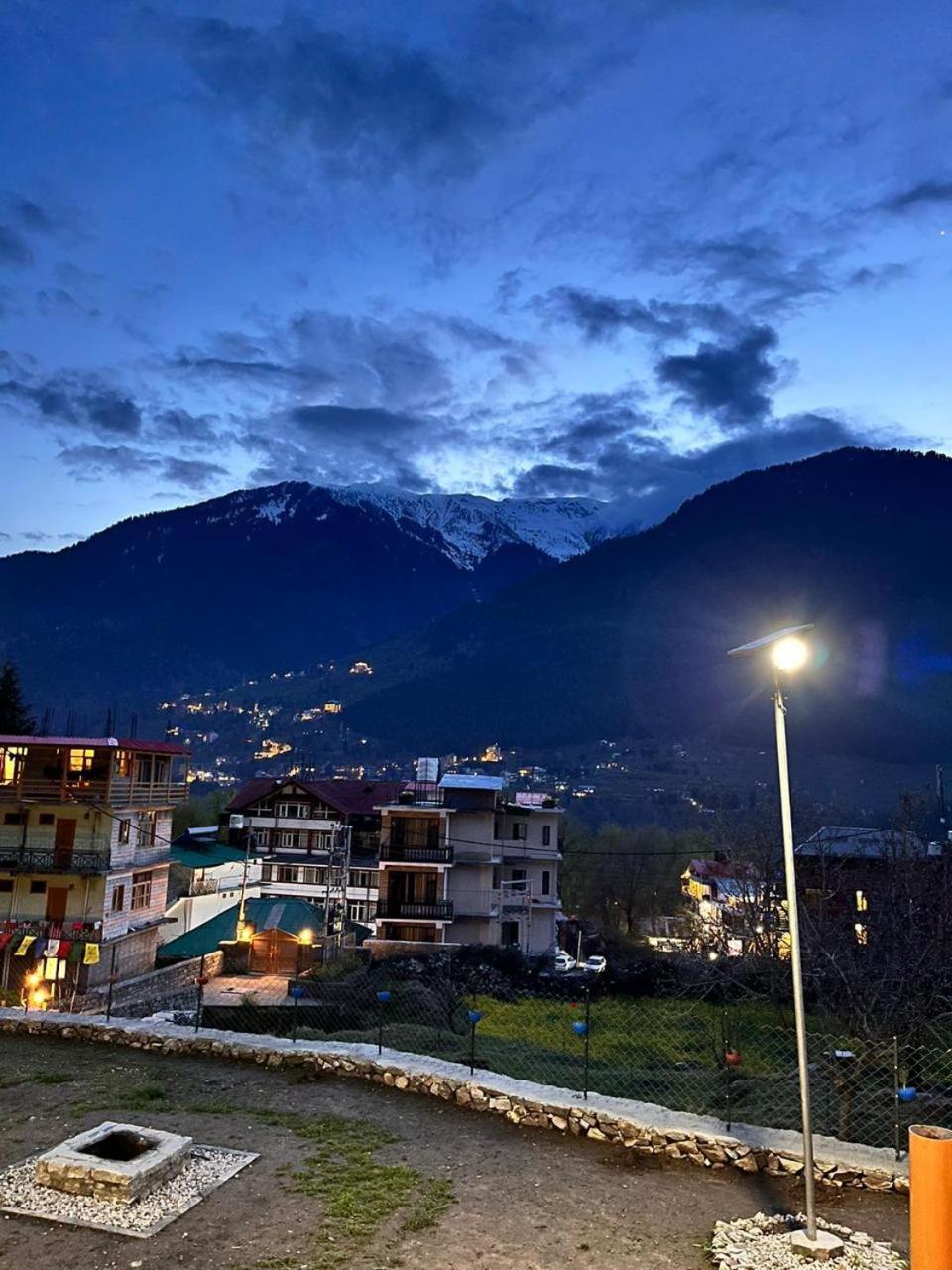 Hotel The Rohtang Chalet Manāli Exterior foto